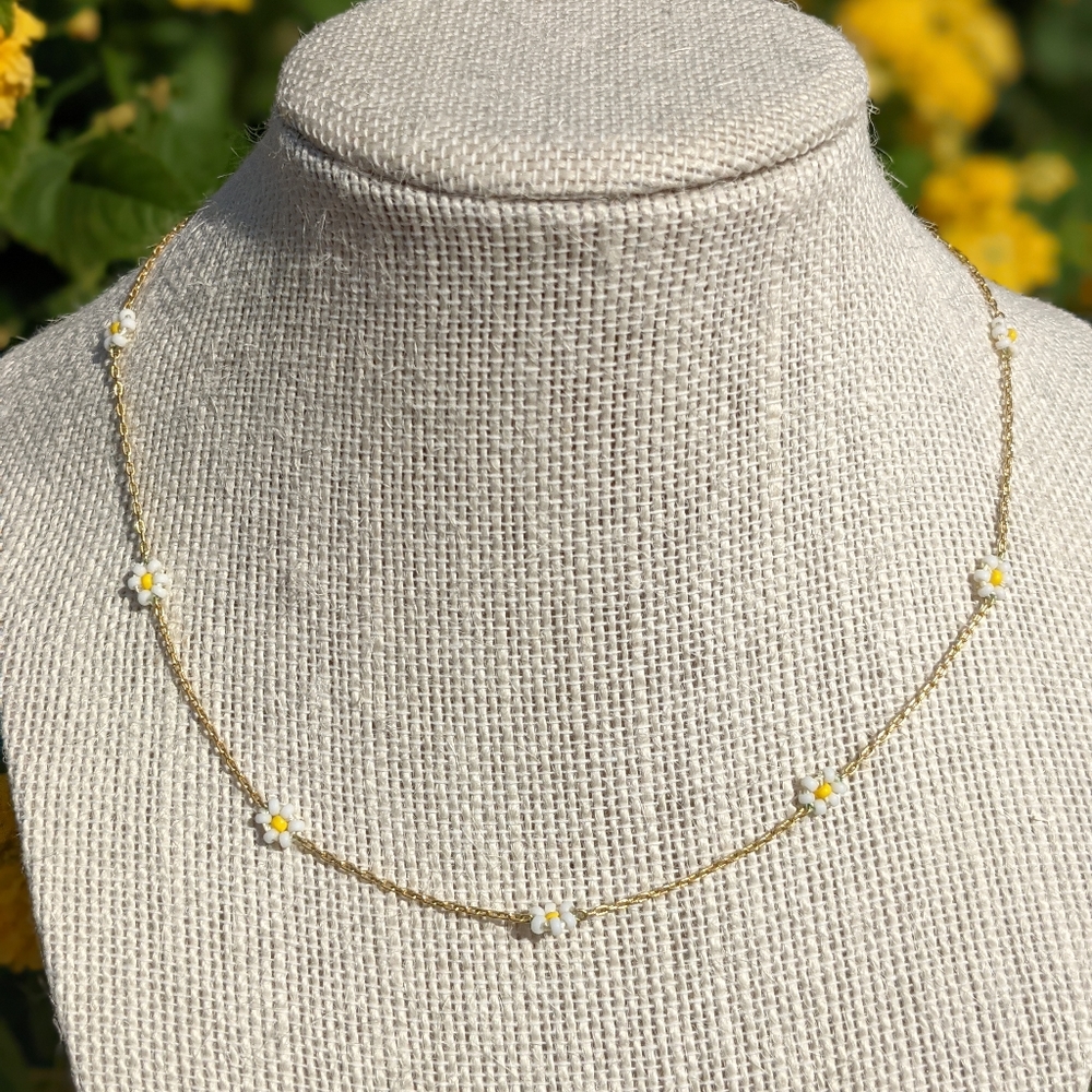 Madewell Seed Bead Daisy Necklace